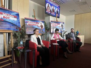 absolwenci: Milena Rot, Urszula Wasińska, Patryk Zieliński